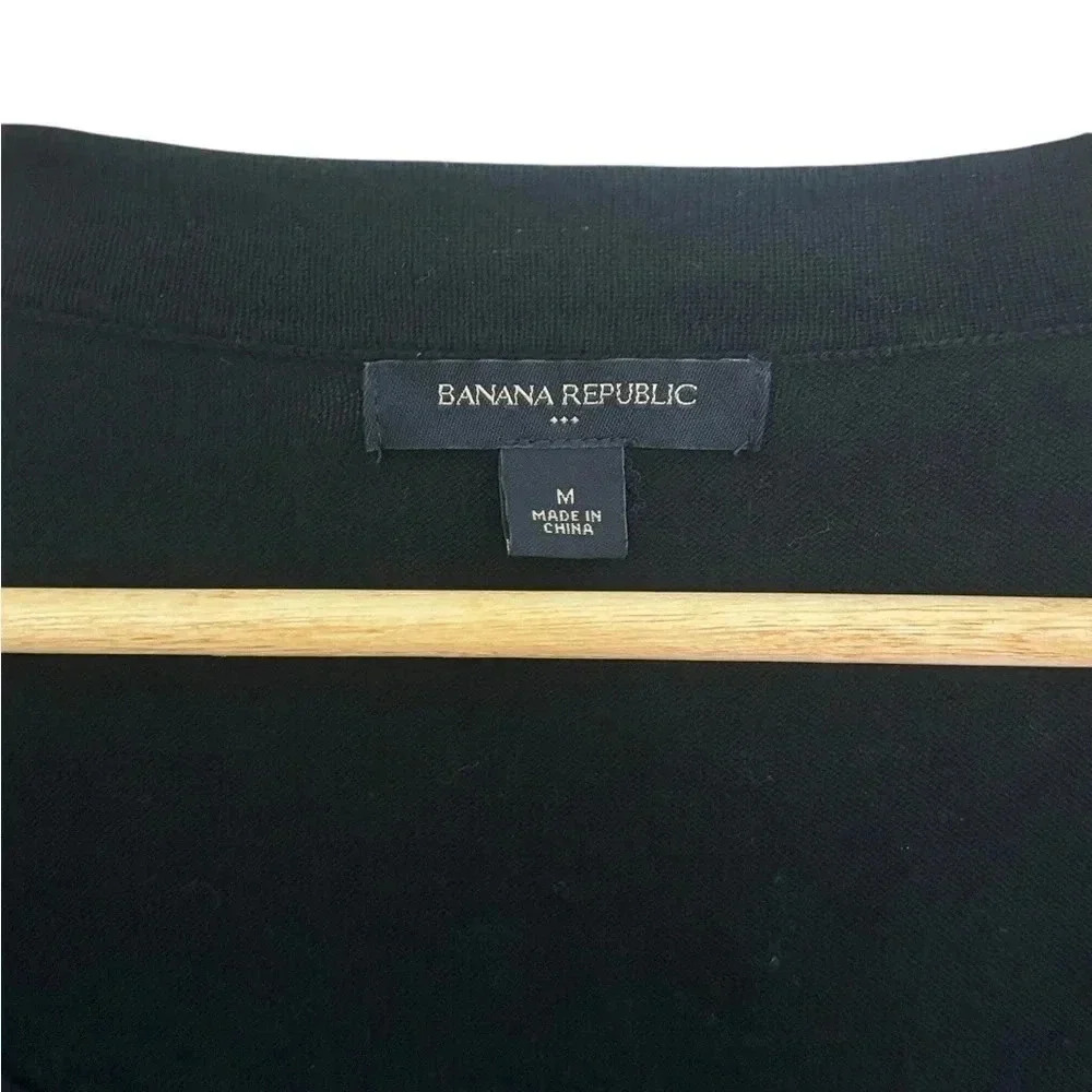 Classic Timeless Ladies EUC Black Banana Republic Cotton Cardigan Sweater Size M - Picture 2 of 7